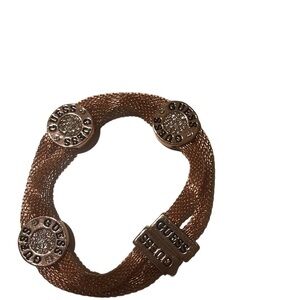 Guess  gold bracelet nwot​​​​​​​
